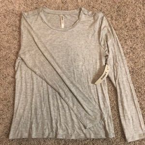 Tresics long sleeve blouse 💘